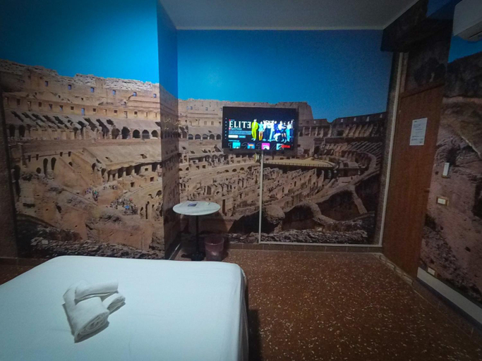 Bedroom 2, Il Gladiatore, Rome