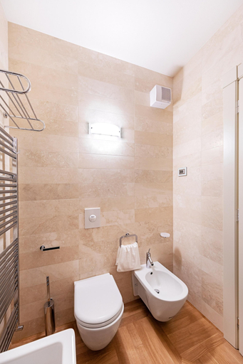 Others 4, Luxury Lake Front Catullo A2 by Wonderful Italy, Brescia