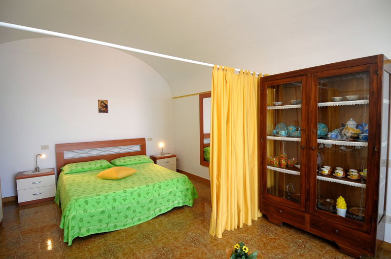 Room 3, Relais Giaggiolo, Salerno