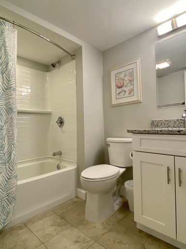 Bathroom 3, South Hampton 9820, Horry