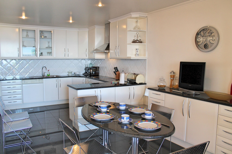 Private kitchen, Villa Luz by Our Madeira, Funchal