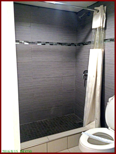 Bathroom 4, Stay Inn and Suites, Polk