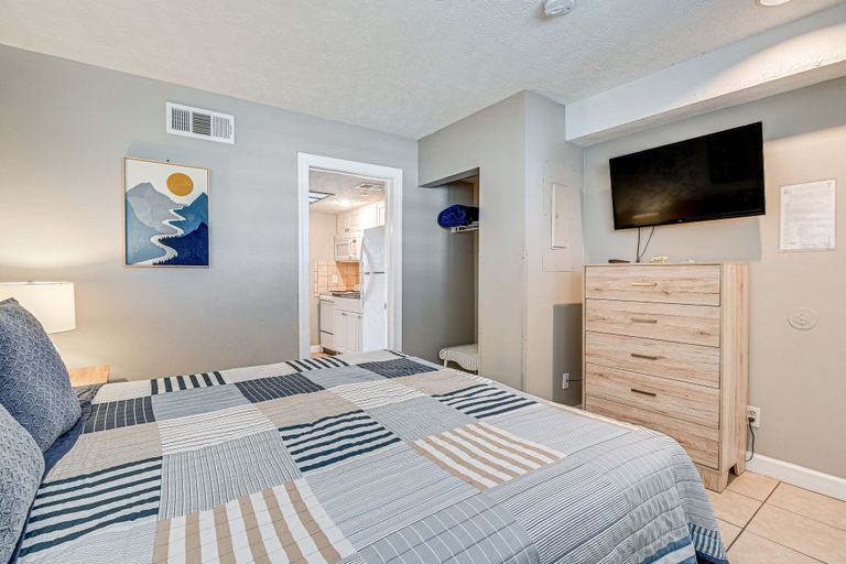Bedroom 3, Inviting Condo: 1 Block to Myrtle Beach!, Horry
