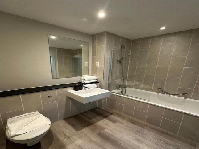 Bathroom 4, NOVU Apartments Liverpool Waterfront, Sefton