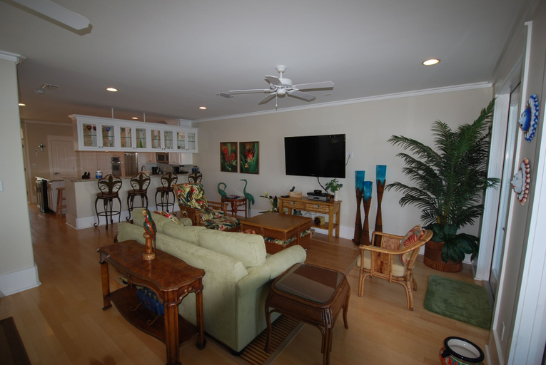 Living area, Kokopelli - Bay Front / Marina Front 3 Bedroom Townhouse by RedAwning, Cameron