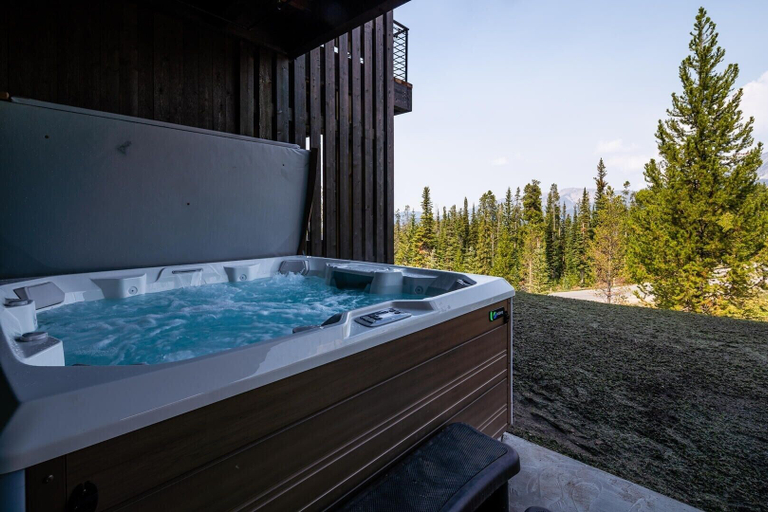 Private spa tub, 12a Treeline 5 Bedroom Townhouse by Moonlight Basin Lodging, Madison