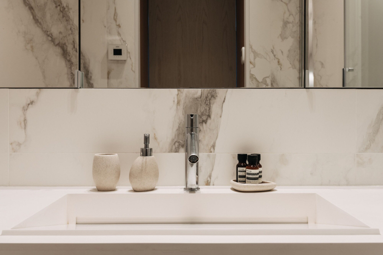 Bathroom 5, HIGHSTAY - Luxury Serviced Apartments - Rue de Rivoli, Paris