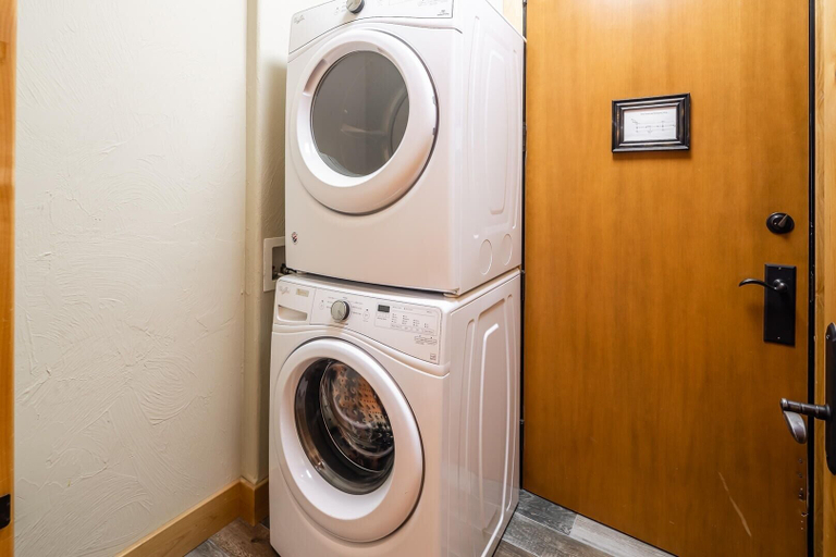 Laundry, Penthouse 3 3 Bedroom Lodge by Moonlight Basin Lodging, Madison