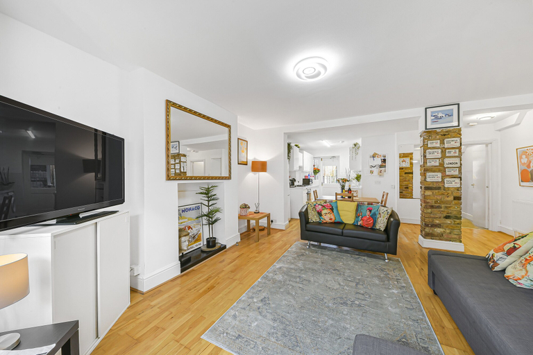 Others 4, Stylish Central 2-bed Apartment With Pvt Garden, London
