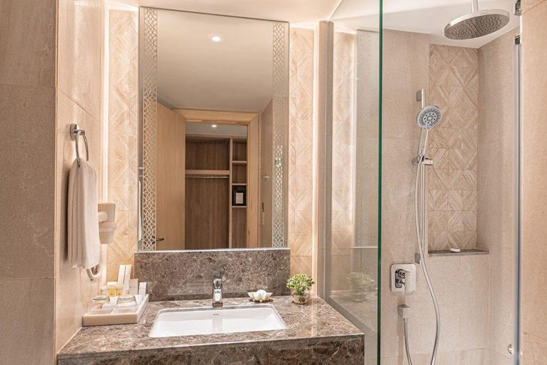 Bathroom 5, Henann Premier Coast Resort, Panglao