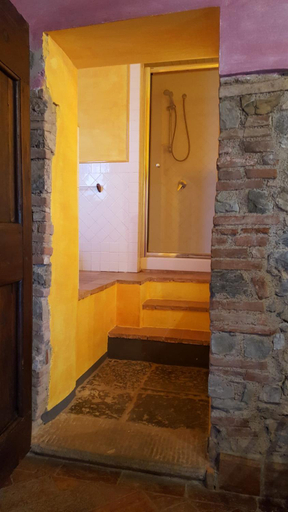 Bathroom 2, La Corte del Falco, Pistoia
