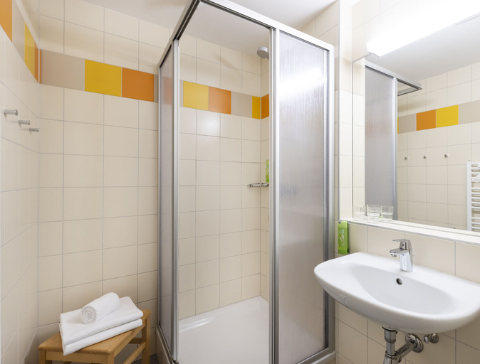 Bathroom 3, JUFA Hotel Bruck, Bruck-Mürzzuschlag