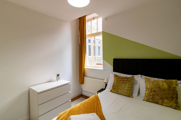 Bedroom 2, Impeccable 2-bed Apartment in Gateshead, Gateshead