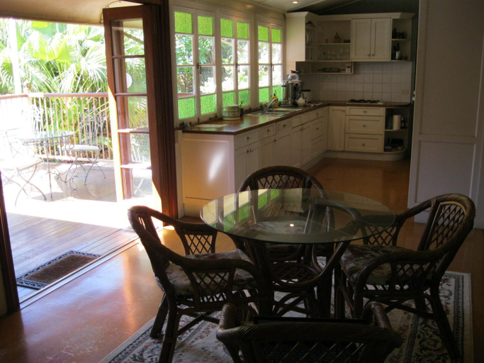 Others 4, Classique Bed & Breakfast, City