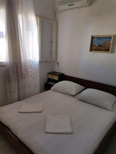 Bedroom, Apartment for a Single Person, Komiža