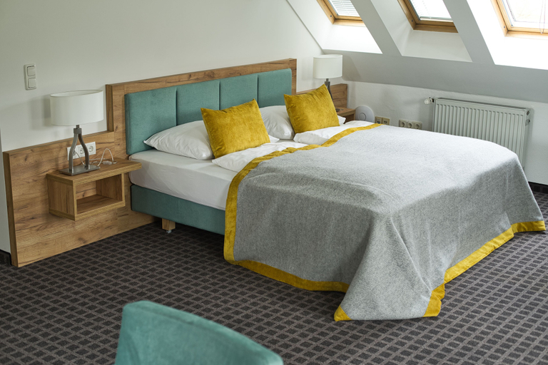 Bedroom 5, Landgasthof Altes Kurhaus, Bamberg