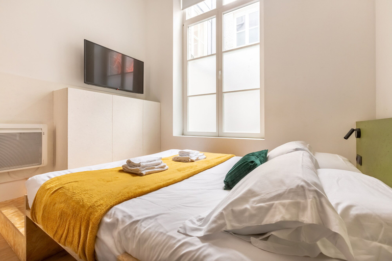 Bedroom 2, Au Chat Qui Dort Lille - Magasin, Nord