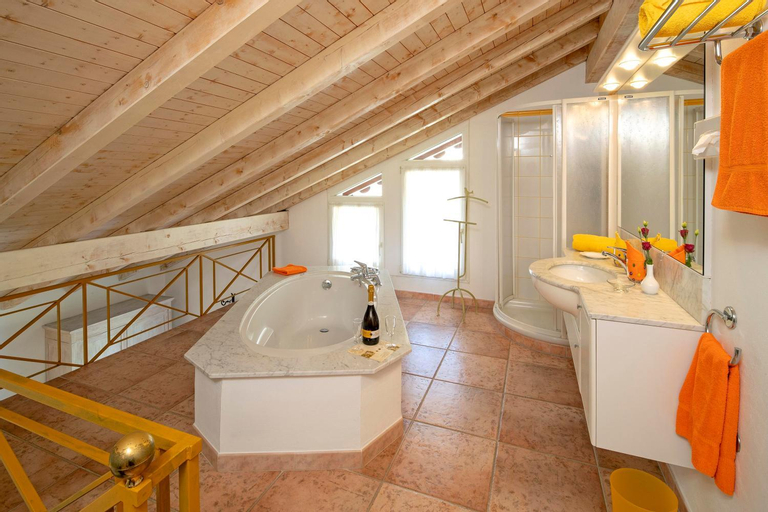 Bathroom 4