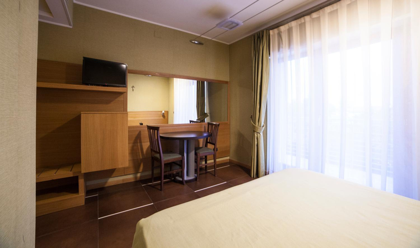 Bedroom 2, Hotel Villa San Pietro, Foggia