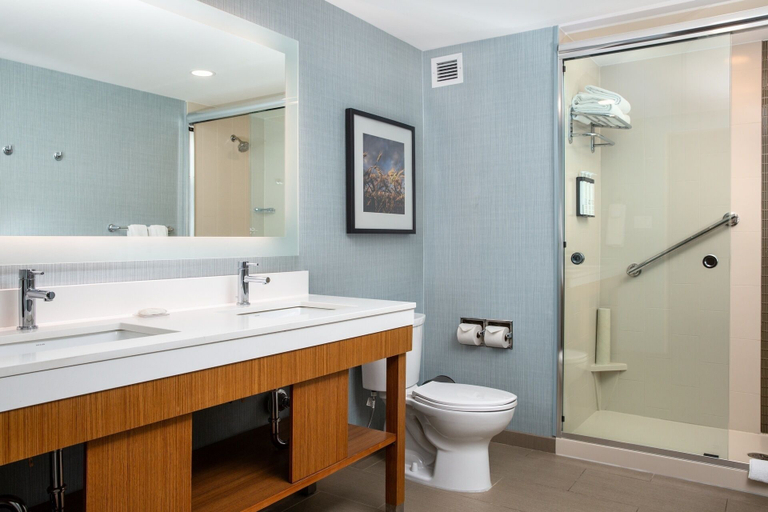 Bathroom 5, Hyatt Place Edmonton-West, Division No. 11