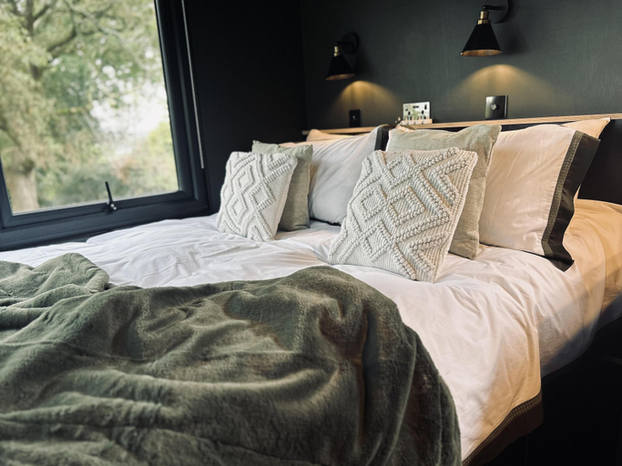 Bedroom 3, Lodge on Teign River, 1 Bed, Sleeps 2, Parking, Devon