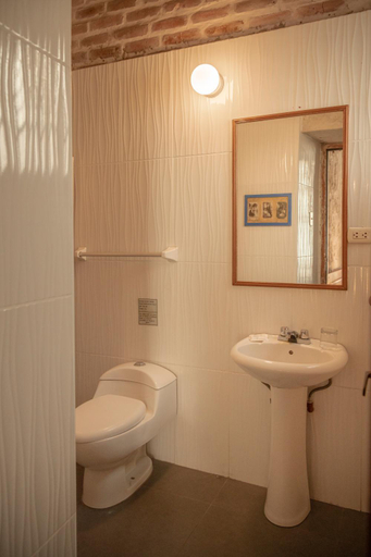 Bathroom 2, La Casa de Melgar, Arequipa