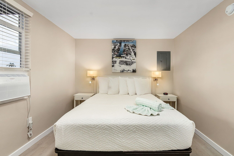 Bedroom 3, 1030 Second Street 1 Bedroom Home by RedAwning, Lee