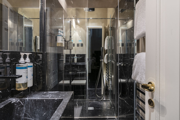 Bathroom 3, Numa Florence Palazzo Moro, Florence