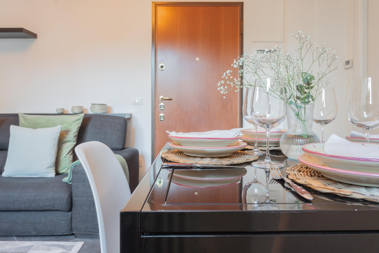 Room 2, Chiara s Apartment, Como