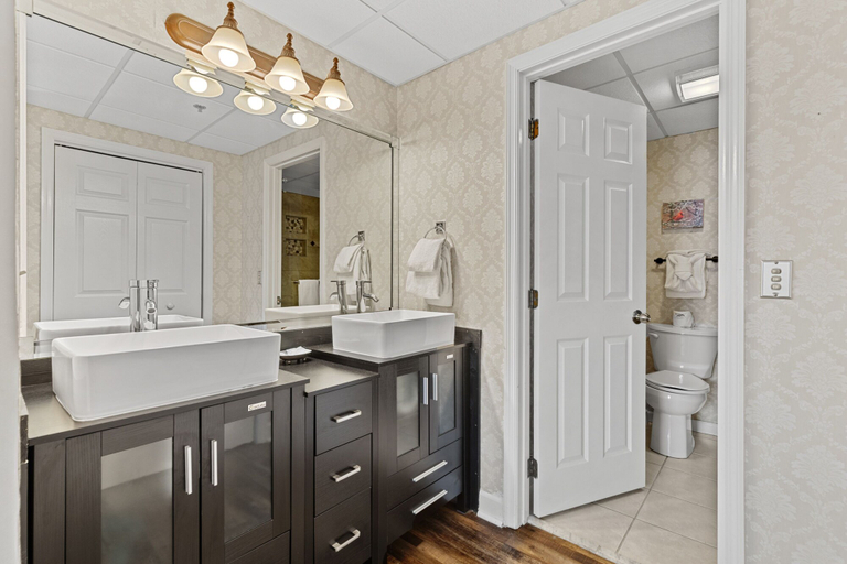 Bathroom 3, River View, Sevier