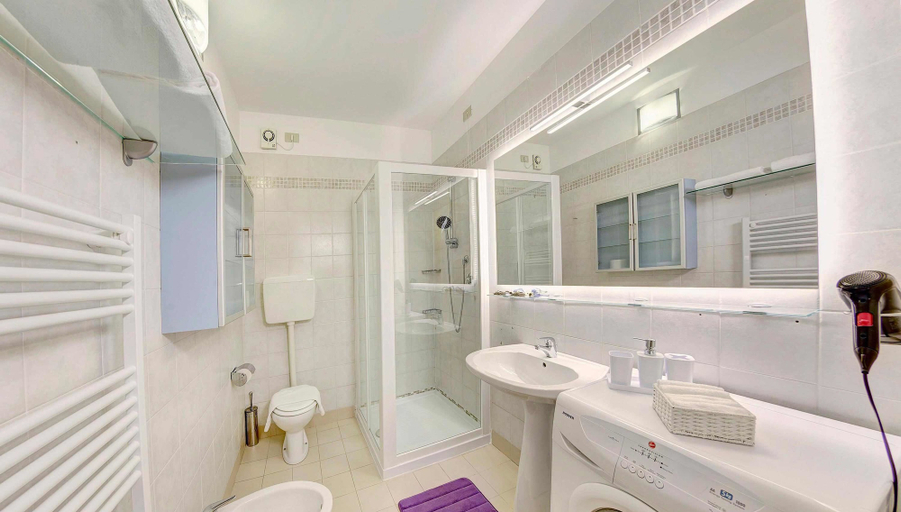 Bathroom 4, Residence Venice, Venezia