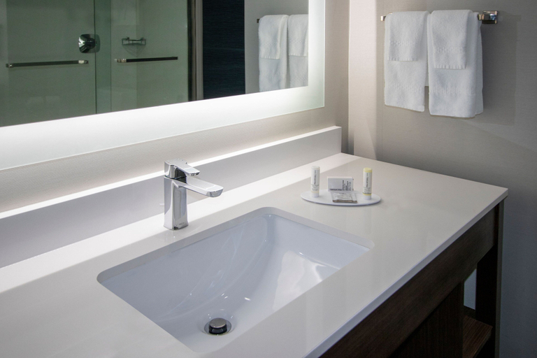 Bathroom 5, Fairfield Inn & Suites by Marriott Houston Katy, Fort Bend