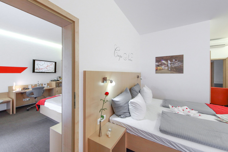 Bedroom 5, Aalener Römerhotel, Ostalbkreis