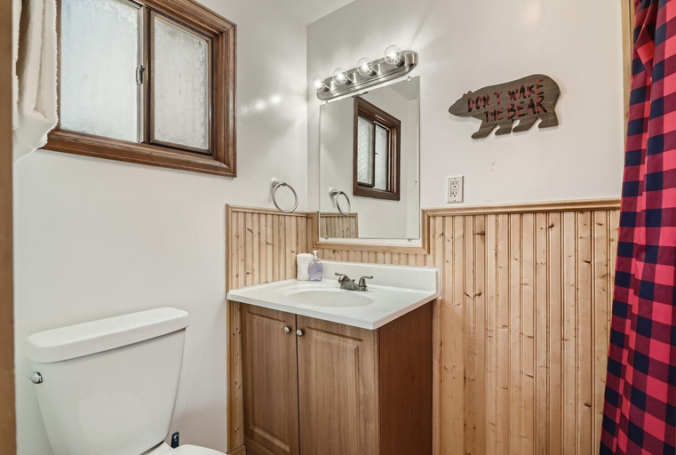 Bathroom 3, Lift Landing, Clear Creek