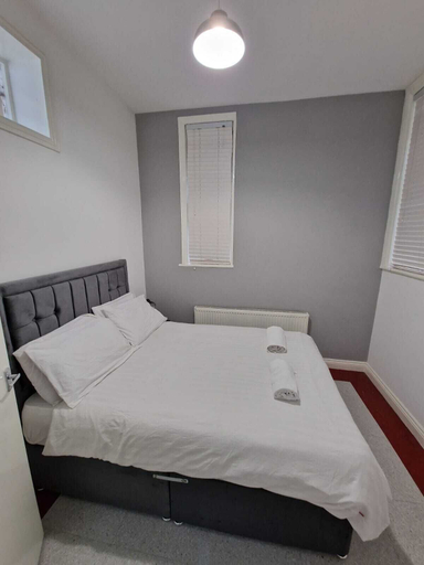 Bedroom 4, Charming 2-bed Apartment in Gateshead, Gateshead