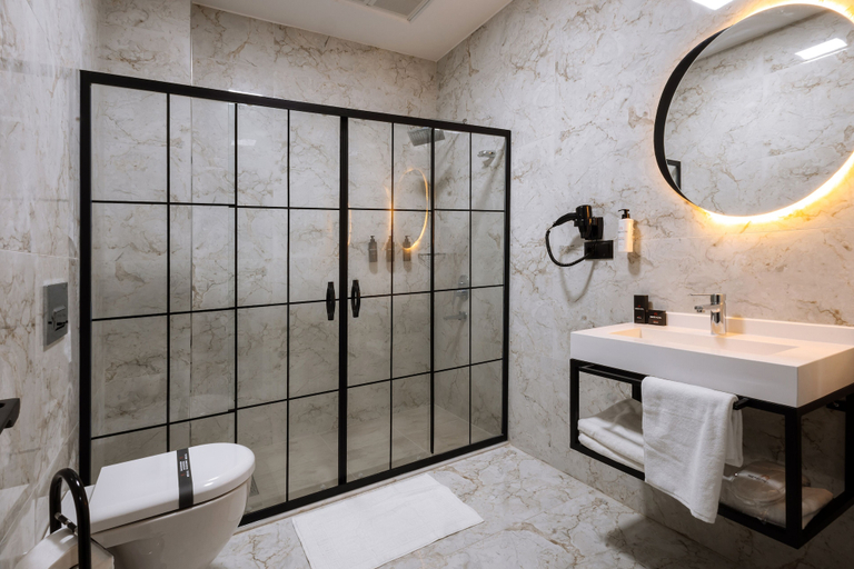 Bathroom 5, Meyzi Hotel, Arnavutkoy