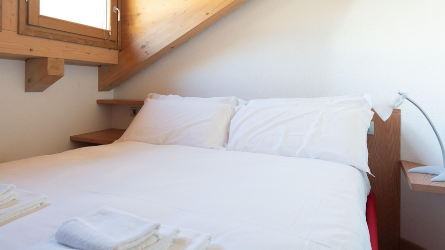 Bedroom 4, Osteglio 15 in Valdisotto, Sondrio