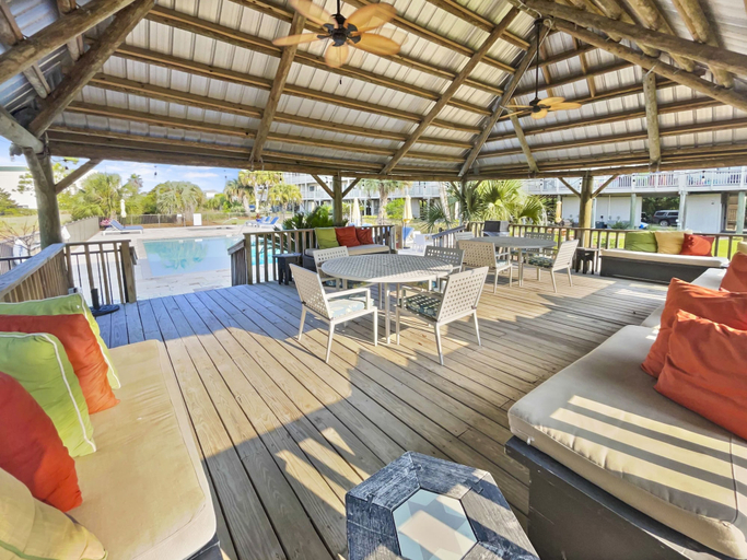 Food & Drinks 4, Summersalt 1 Bedroom Condo by RedAwning, Walton