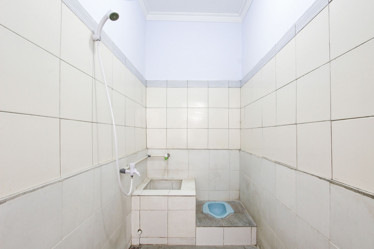 Bathroom 3, SPOT ON 93717 Nayus Homestay Syariah 4, Yogyakarta