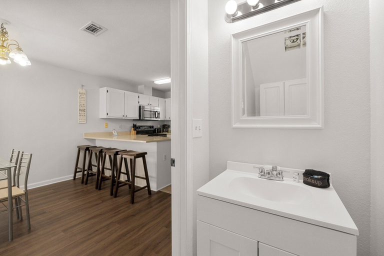 Others 5, 6402 Beach Dr - Seabatical B, Bay