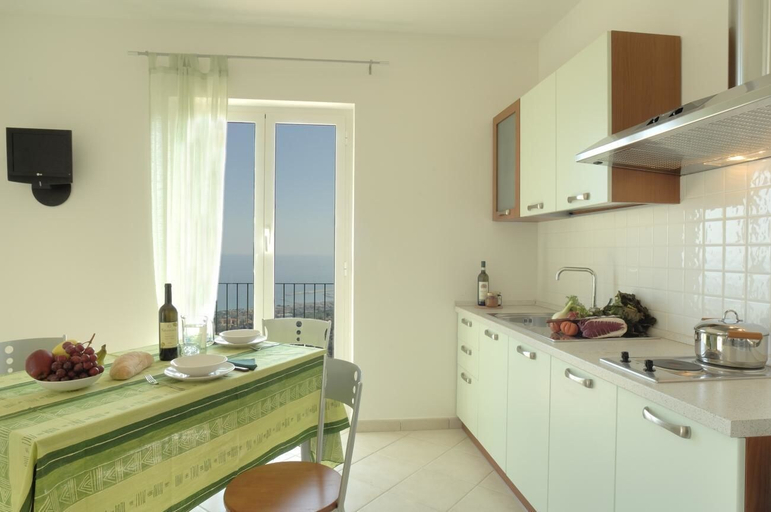Others 4, Casa Vacanze Santi, Savona
