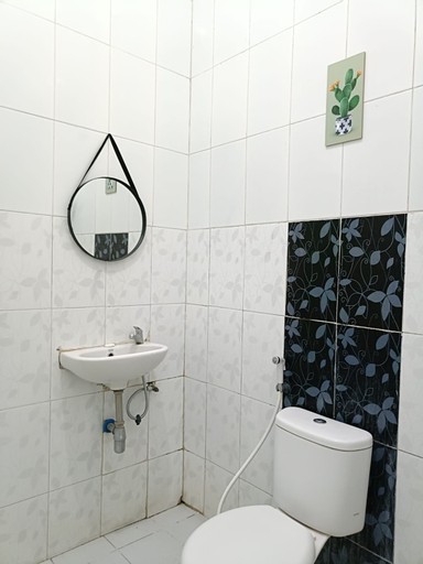 Bathroom 12