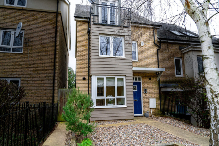 Exterior & Views 2, Lovely 4-bed House in Huntingdon, Cambridgeshire
