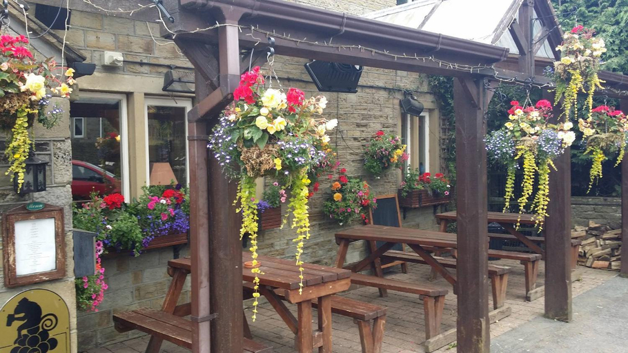 Others 5, The Rose and Crown, Kirklees