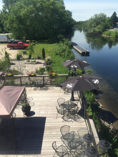 Sport & Beauty, Dominion Hotel, Haliburton