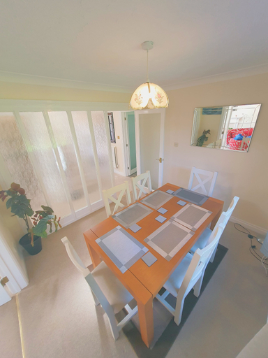 Others 5, Bright and Spacious Holiday Home in Bradley Stoke, South Gloucestershire