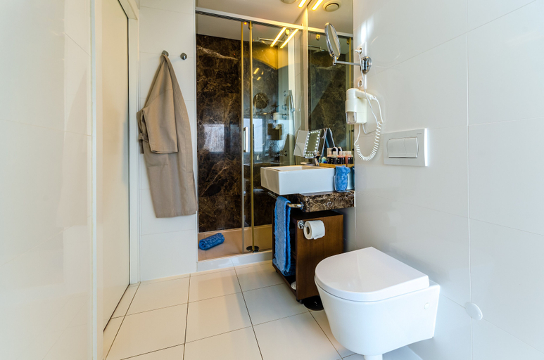 Bathroom 4, The 7 Hotel, Lisbon