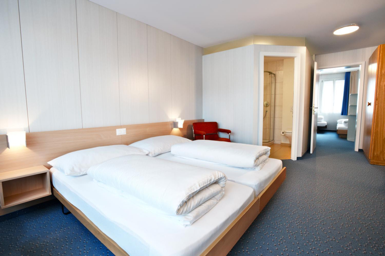 Bedroom 2, Hotel Kreuz, Luzern
