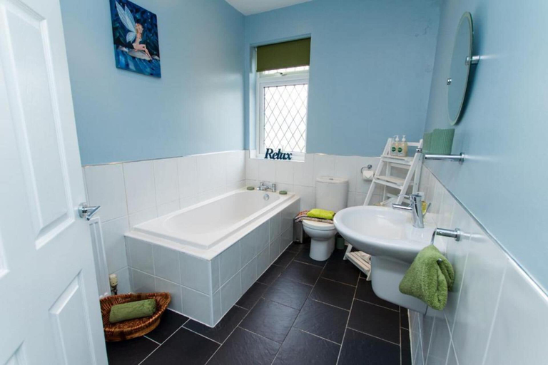 Bathroom 3, Captivating 2-bed House in Chesterfield, Derbyshire