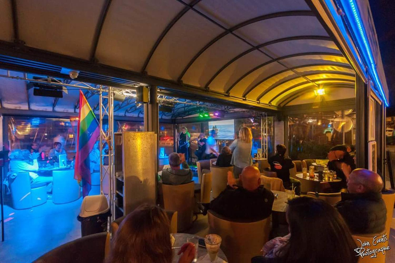 Food & Drinks 4, L'Escale Port Chambres a Louer, Corse-du-Sud